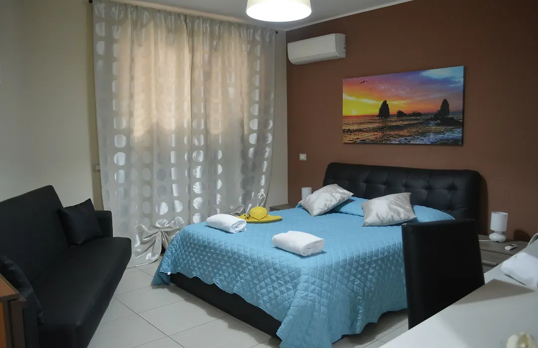 B&B Ciclopi-1